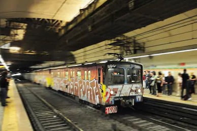 A graffiti metro in Rome